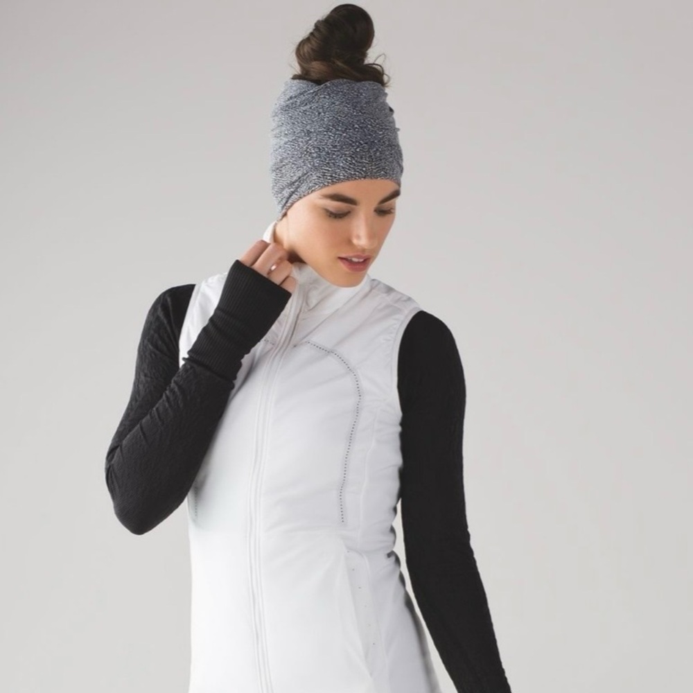 Lululemon Top Knot Toque
Running Luon Ripple Jacquard Black White